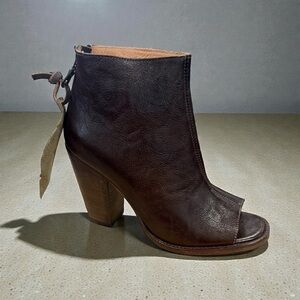 Bed Stu Elegant Brown Leather Ankle Boots
